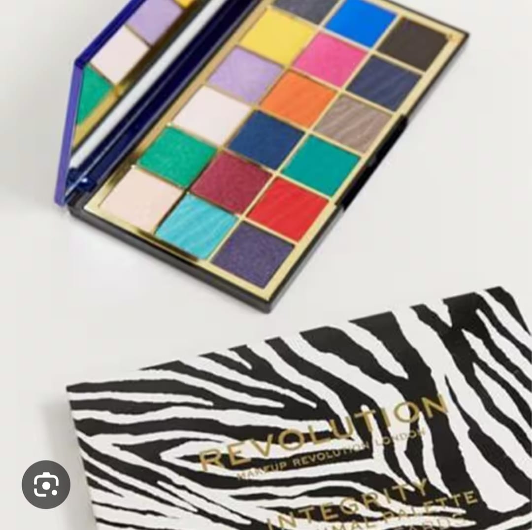 Revolution white and black wild animal palette